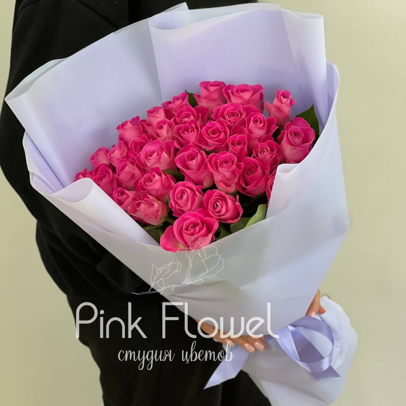Розовые розы в упаковке, 50 см